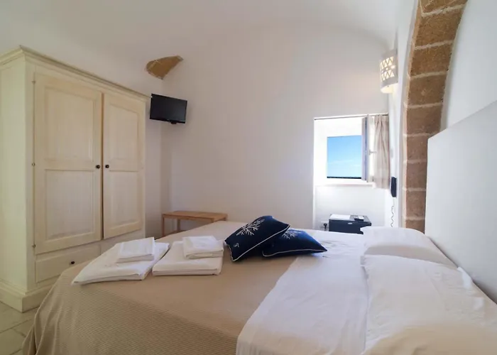 Finestra Sul Mare فندق مبيت وإفطار غالّيبولي